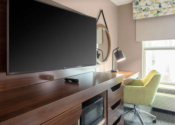 Hampton Inn & Suites Arlington Crystal City Dca